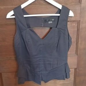Sleeveless top with open back, gray, L